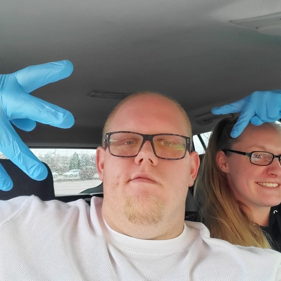 Profile Picture of Andrew Skinner (@alskinner801) on Poshmark