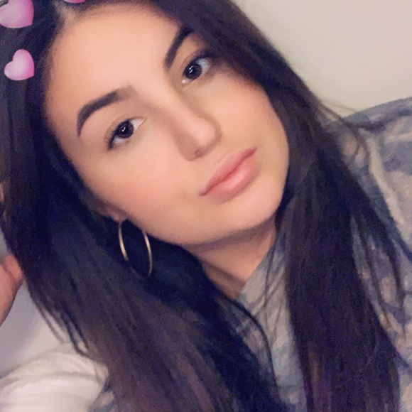 Profile Picture of Sabrina Sponable (@sabrinasponabl) on Poshmark
