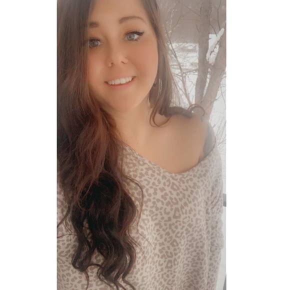 Profile Picture of Paige Potter (@paigiepo2010) on Poshmark