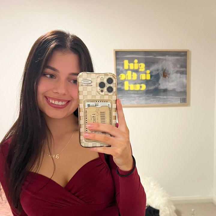 Profile Picture of Julia Bates (@@juliabates) on Tiktok