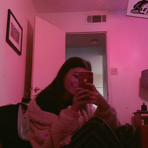 Megan Vardo - Poshmark Profile Picture of Megan Vardo (@meganvardo) on Poshmark