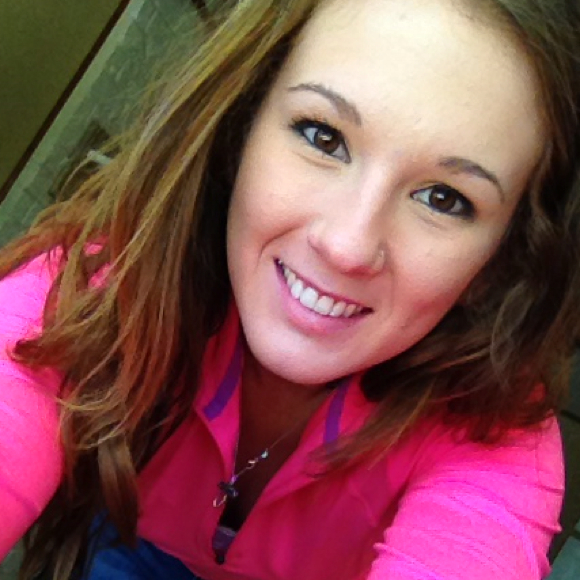 Profile Picture of Caitlyn Garivey (@caitlynrena) on Poshmark