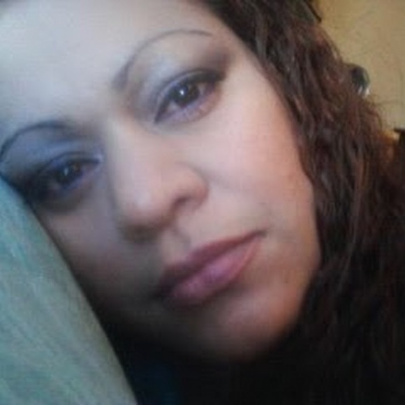 Profile Picture of Mery Lopez (@mamitayr) on Poshmark