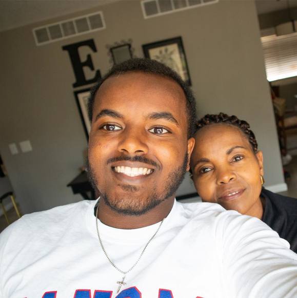 Caleb Zinabu - Poshmark Profile Picture of Caleb Zinabu (@czinabu) on Poshmark