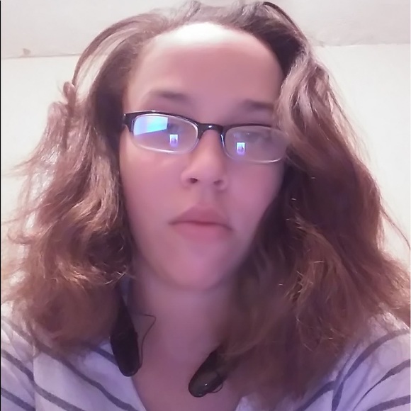 Profile Picture of Taquaneshia Hunter (@tacobaby2010) on Poshmark