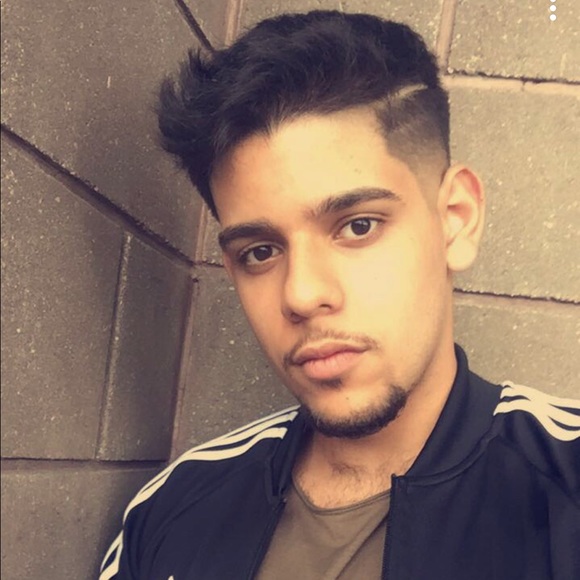 Profile Picture of Adam Arias (@adam_arias1) on Poshmark