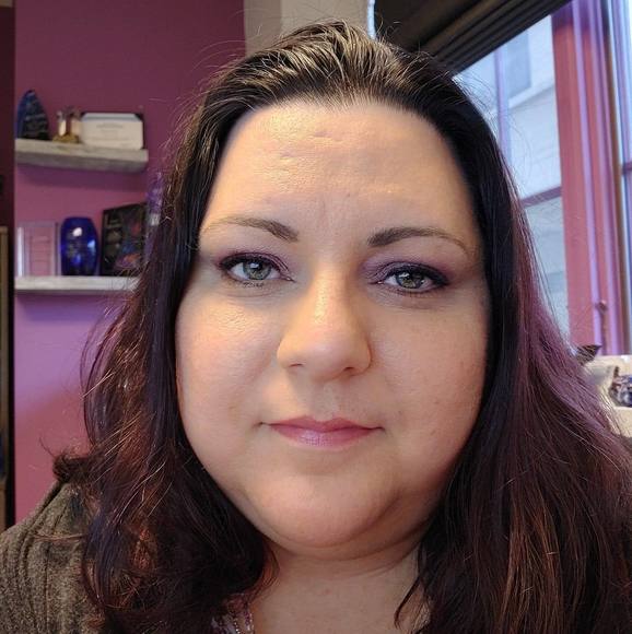 Profile Picture of Maurine Sitterding (@mkmsitterding) on Poshmark