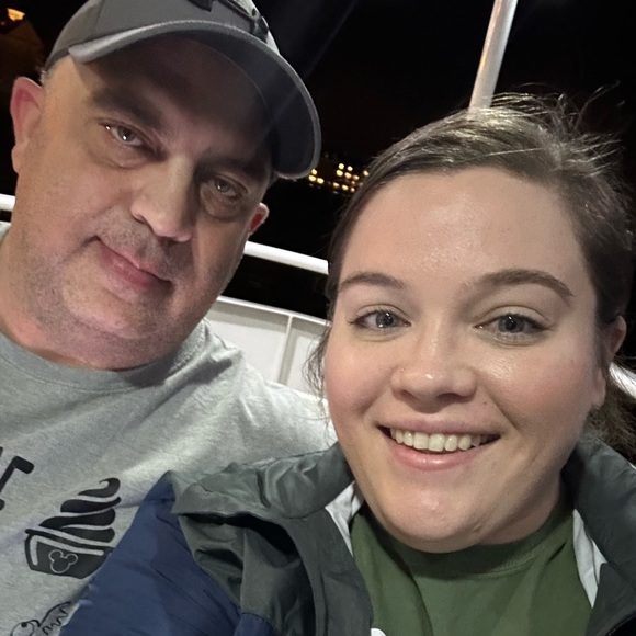 Profile Picture of Kristi Salonish (@kristisalonish) on Poshmark