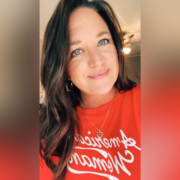 Profile Picture of Kim Ridge (@mrsridge) on Poshmark