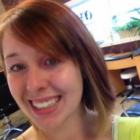 Profile Picture of Brianna Gregory (@leaveittobrie) on Poshmark