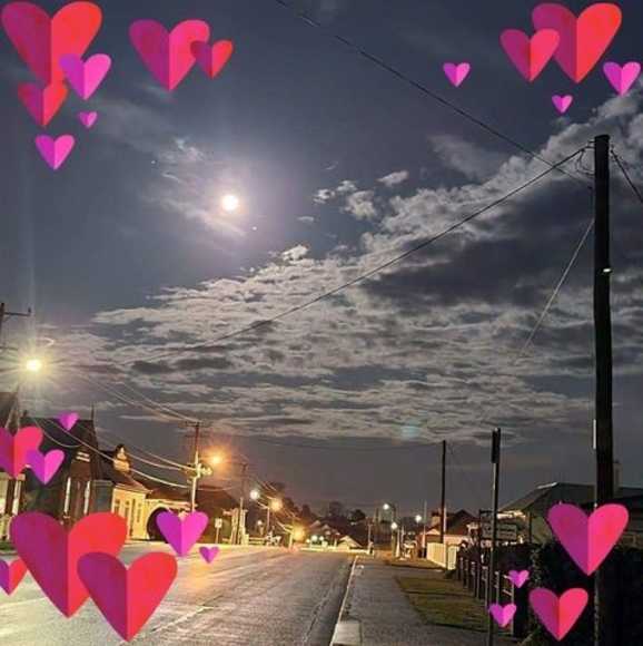 Profile Picture of Helen Collister (@cherryb67) on Poshmark