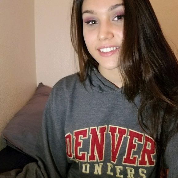 Profile Picture of Jada Jacobs (@jadaraine13) on Poshmark