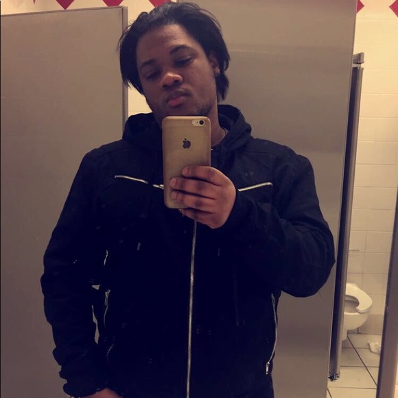 Profile Picture of Will Palmer (@melo845) on Poshmark