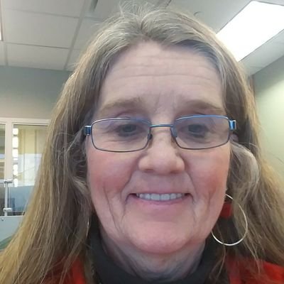 Profile Picture of Sandy (@Dimples_4259) on Twitter