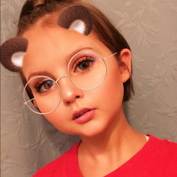 Profile Picture of Carly Wobbe (@cwobbe28) on Poshmark