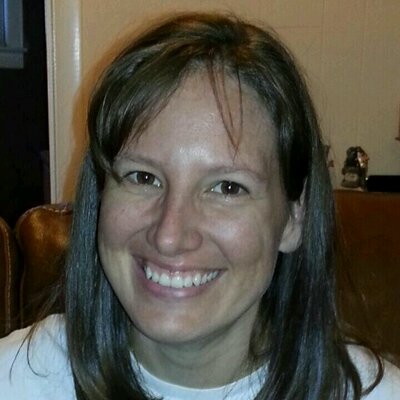 Profile Picture of Lynn Larson (@AugustRose0817) on Twitter