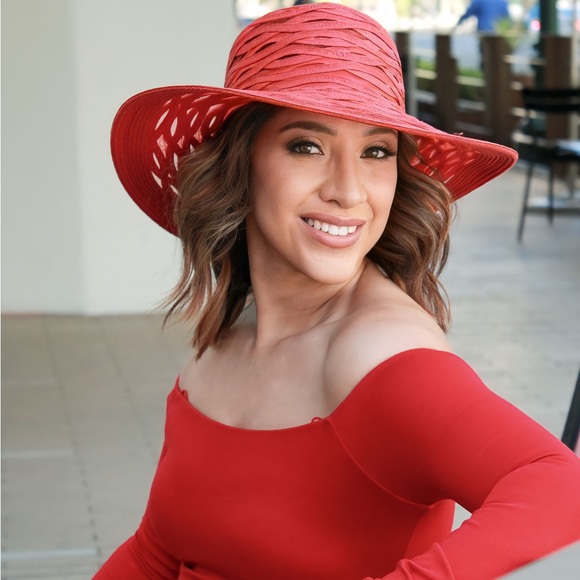 Profile Picture of Bianca Berry (@cheribink) on Poshmark