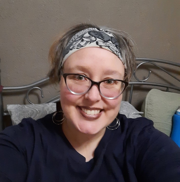 Cara Benaski - Poshmark Profile Picture of Cara Benaski (@scarlet151) on Poshmark