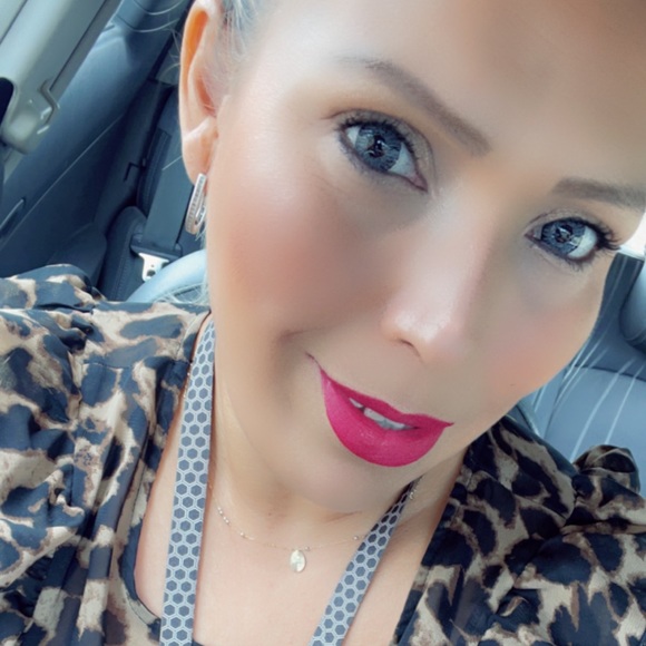 Profile Picture of Rosaura Dovalina (@chamorros1980) on Poshmark