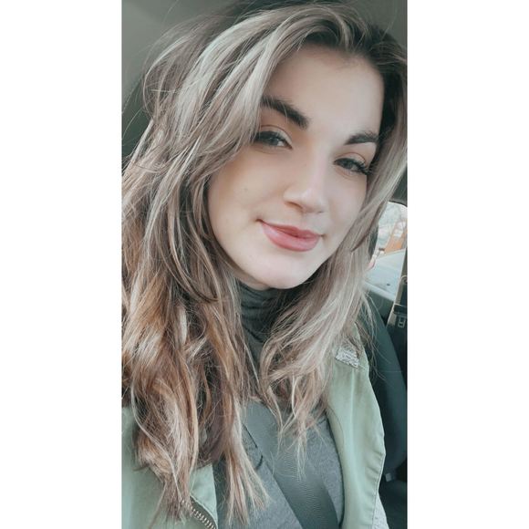 Kristen Zulli - Poshmark Profile Picture of Kristen Zulli (@kristenzulli) on Poshmark