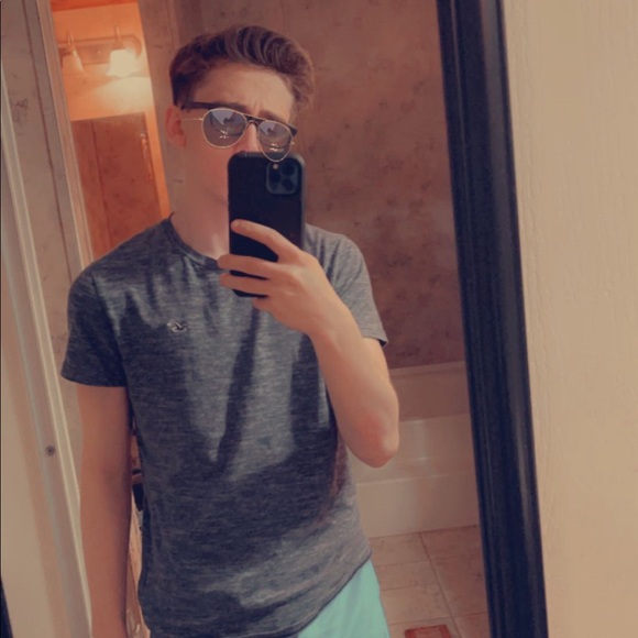 Profile Picture of Kevin Puckett (@deuce0219) on Poshmark