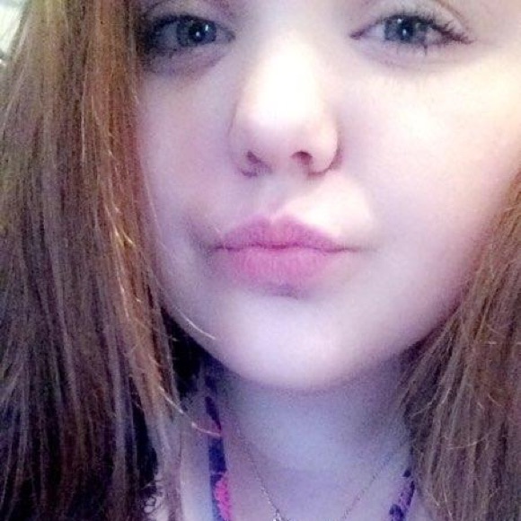 Profile Picture of Haley Brooks (@haleybrooks2) on Poshmark