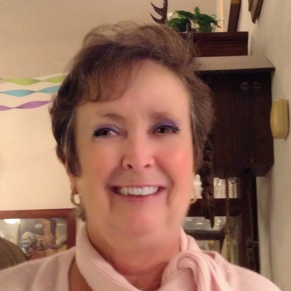 Profile Picture of Mary Gamrot (@mgamrot) on Poshmark