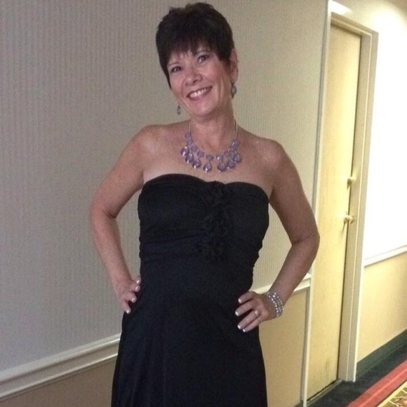 Profile Picture of Cathy Langenderfer (@catlang) on Poshmark