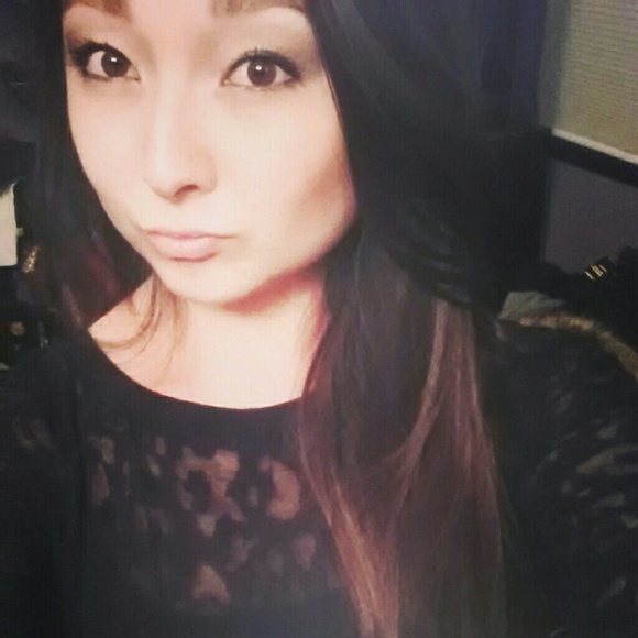 Profile Picture of Rachel Rizzo (@rizzo_rachel) on Poshmark