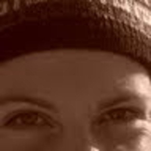 Profile Picture of Jane James (@janiefroese) on Poshmark