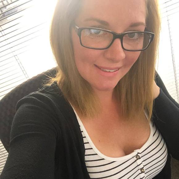 Profile Picture of Desiree Plager (@desireekayden) on Poshmark