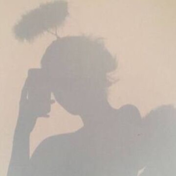 Profile Picture of Gabriela Manuel (@gabrielamanuel) on Poshmark