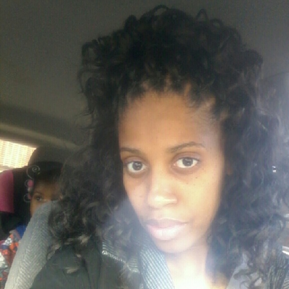 Profile Picture of Tonika Glascoe (@wait4me2) on Poshmark