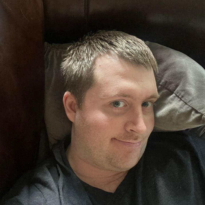 Profile Picture of michaelonthecouch (@michaelonthecouch) on Tiktok