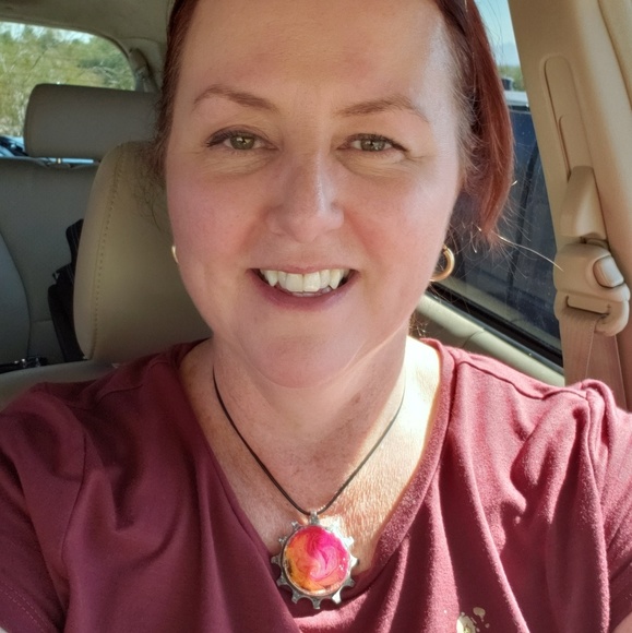 Profile Picture of Julie Yarema (@judy_ameray) on Poshmark