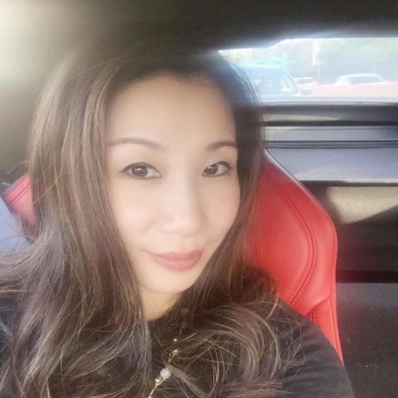 Profile Picture of Jian xiao Chen (@jianxiaocindy) on Poshmark