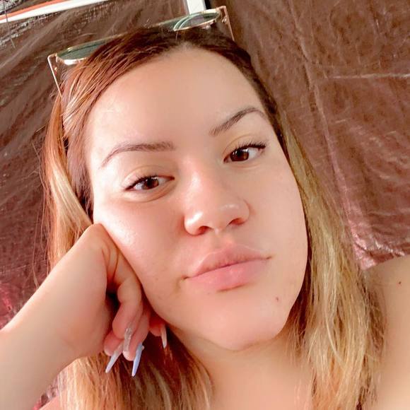 Profile Picture of Katherine Alvarez (@katiesa01) on Poshmark