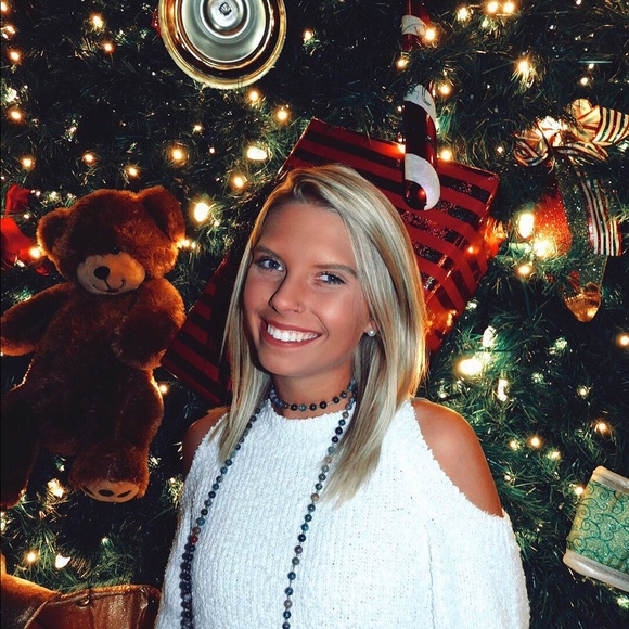 Profile Picture of Kayla Forren (@kayla_forren) on Poshmark