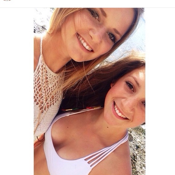 Profile Picture of Lauren Danerau (@ldamerau) on Poshmark