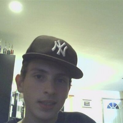 Profile Picture of Chris Ruge (@heeerreschriss9) on Twitter