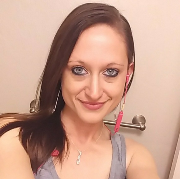 Profile Picture of Alisha Campbell (@alishac968) on Poshmark