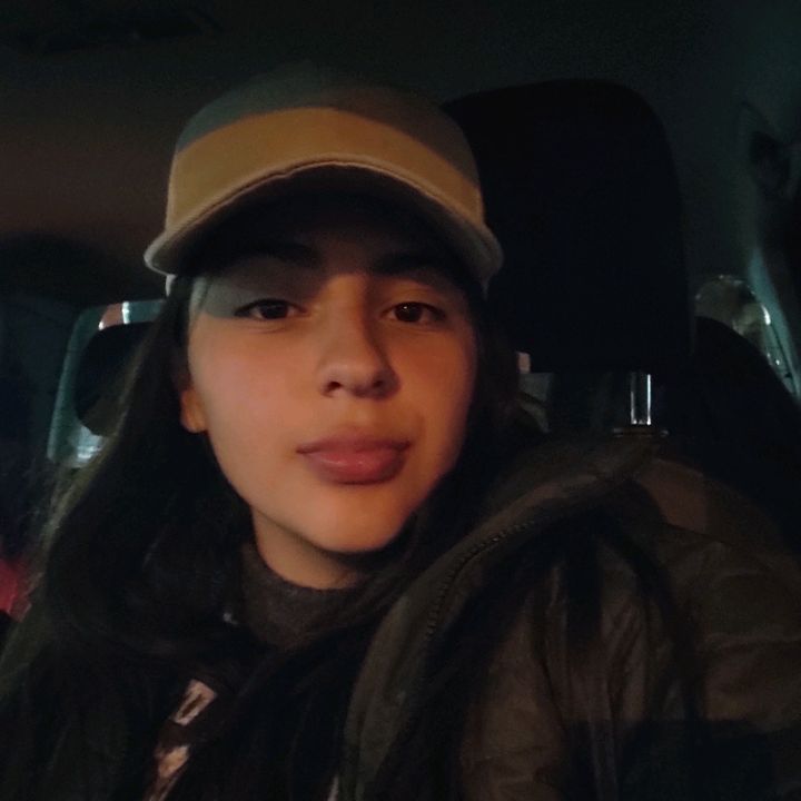 Profile Picture of Debbdebb (@debb_paez) on Tiktok