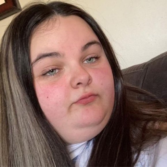 Profile Picture of Hannah Lagrois (@hannahlagrois10) on Poshmark