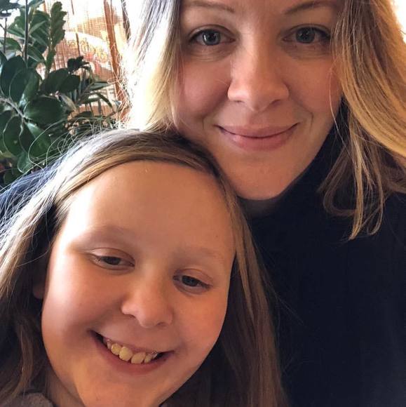 Profile Picture of Amy Barendt (@thatonechick82) on Poshmark