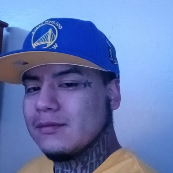 Profile Picture of Paul Gomez (@paulgomez596) on Poshmark