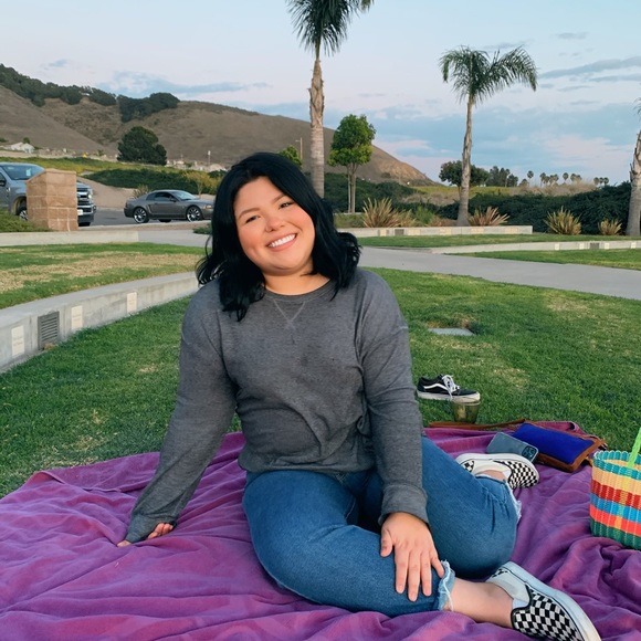 Profile Picture of Lucero Flores (@luceroflores471) on Poshmark