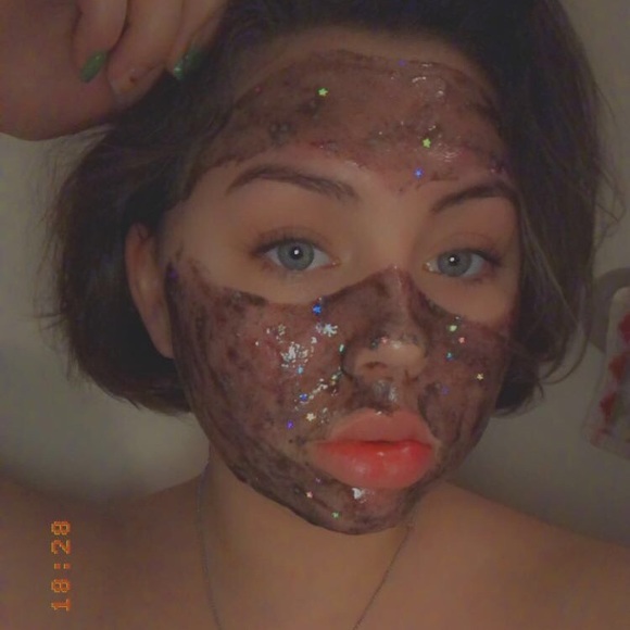 Profile Picture of Kaiya Viner (@kaiyaviner1) on Poshmark