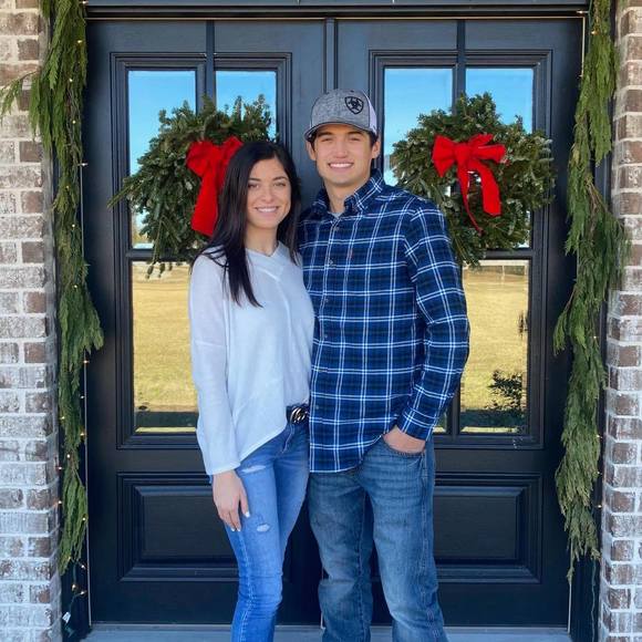 Devin Milton - Poshmark Profile Picture of Devin Milton (@dmill2) on Poshmark