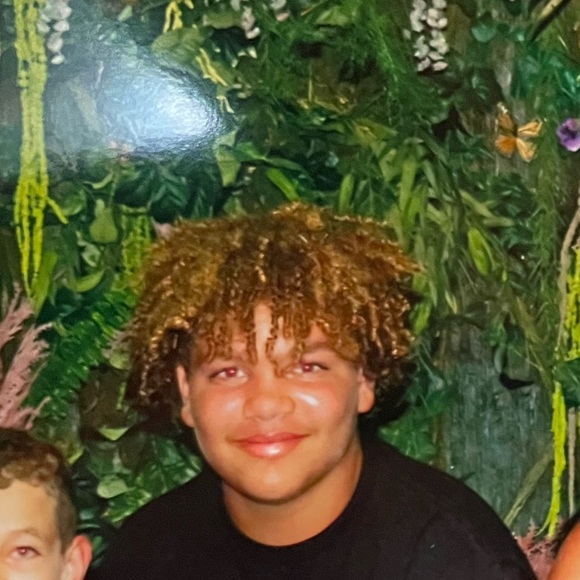 Profile Picture of Ethan Baldwin (@yuhitsethn) on Poshmark