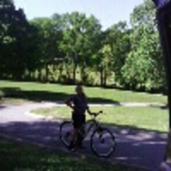 Profile Picture of Andy Webb (@andywebb) on Poshmark